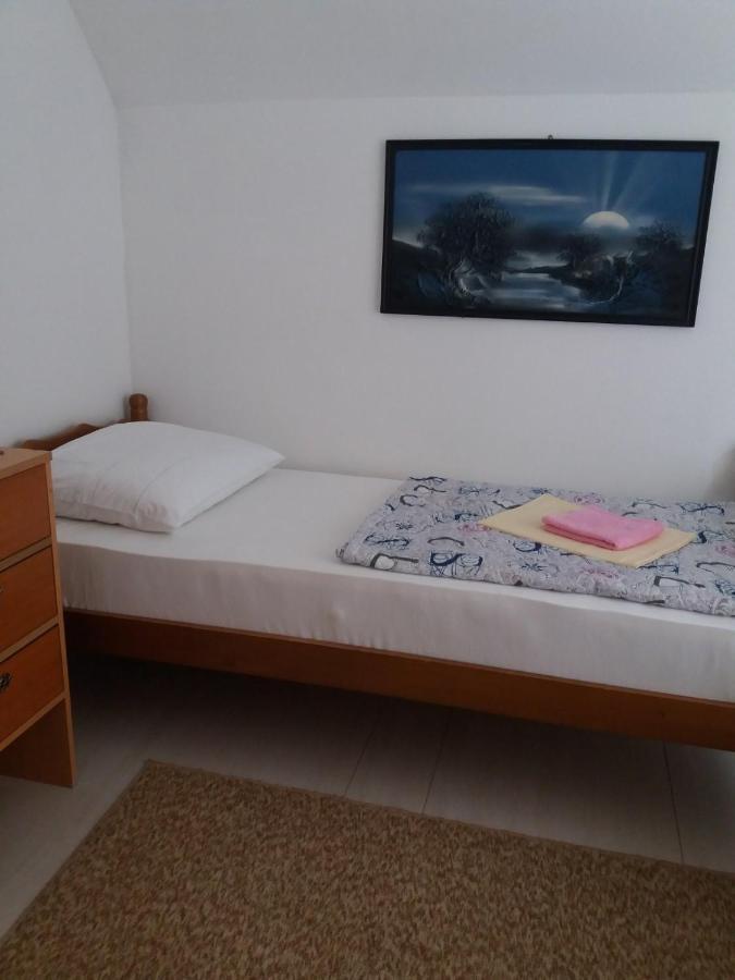 Semesterbostad Domacinstvo Ubovic *